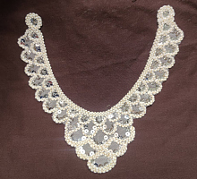 Воротник-вставка кружевной молочный с пайетками 19х19.4 см