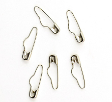 БУЛАВКИ английские с выемкой В ПЛАСТИКОВОМ КОНТЕЙНЕРЕ 55 шт Ш17