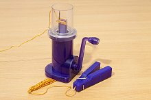 Устройство для плетения шнуров (шнуроплет)